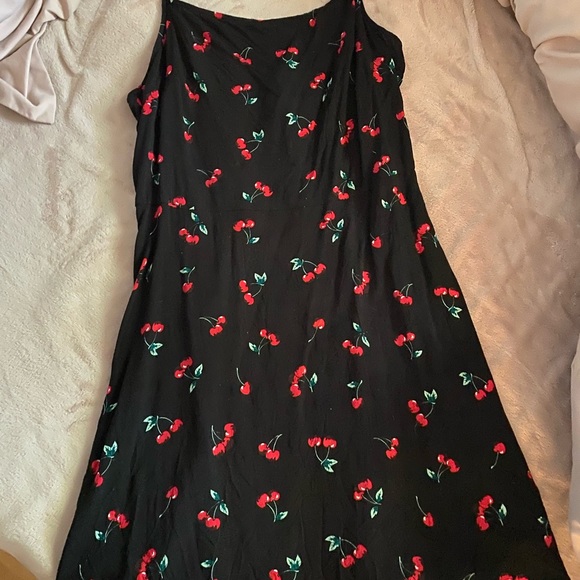cherry dress - Picture 2 of 3